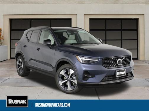 2026 Volvo XC40 Plus, B4 FWD Gas (mild hybrid), Dark