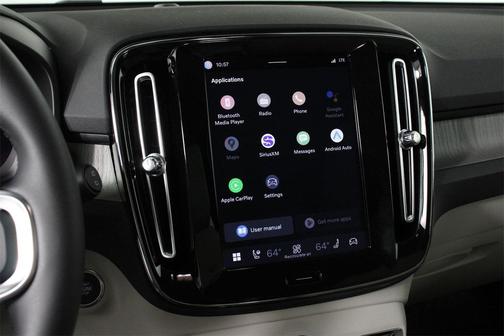 2026 Volvo XC40 Plus, B4 FWD Gas (mild hybrid), Dark