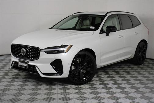 2023 Volvo XC60 B5 Ultimate Dark Theme