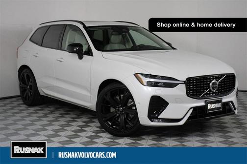 2023 Volvo XC60 B5 Ultimate Dark Theme