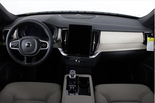 2025 Volvo XC90 Plug-In Hybrid T8 Plus 7-Seater