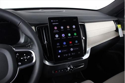 2025 Volvo XC90 Plug-In Hybrid T8 Plus 7-Seater