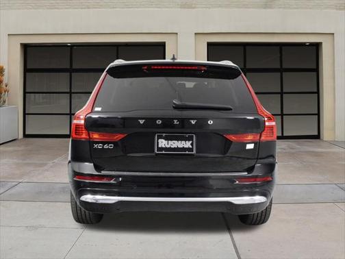 2022 Volvo XC60 Recharge Plug-In Hybrid T8 Inscription Expression