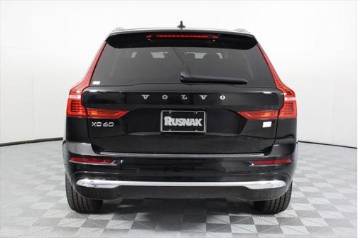 2022 Volvo XC60 Recharge Plug-In Hybrid T8 Inscription Expression
