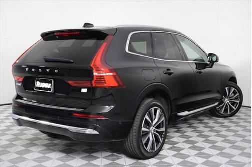 2022 Volvo XC60 Recharge Plug-In Hybrid T8 Inscription Expression