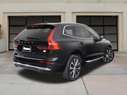 2022 Volvo XC60 Recharge Plug-In Hybrid T8 Inscription Expression