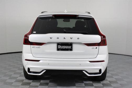 2026 Volvo XC60 B5 Plus