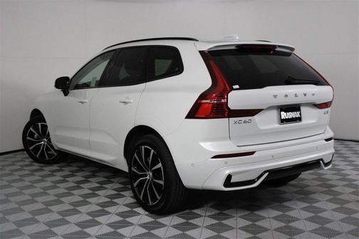 2025 Volvo XC60 B5 Plus