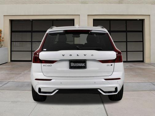 2026 Volvo XC60 B5 Ultra