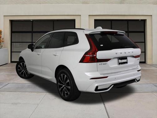 2025 Volvo XC60 B5 Core