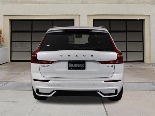 2025 Volvo XC60 B5 Core