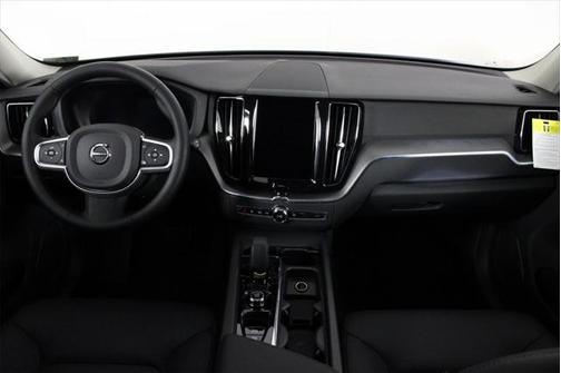 2025 Volvo XC60 B5 Core