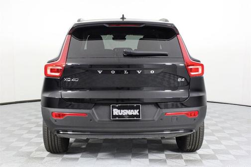 2026 Volvo XC40 B4 Plus