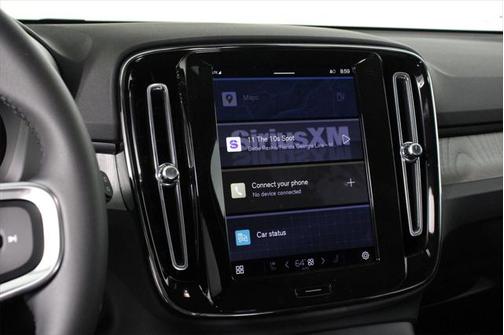 2025 Volvo XC40 B5 Core Bright Theme
