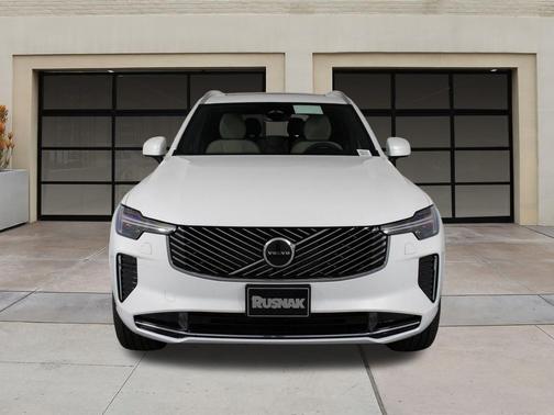 2026 Volvo XC90 B6 Core