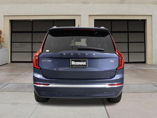 2025 Volvo XC90 B6 Ultra