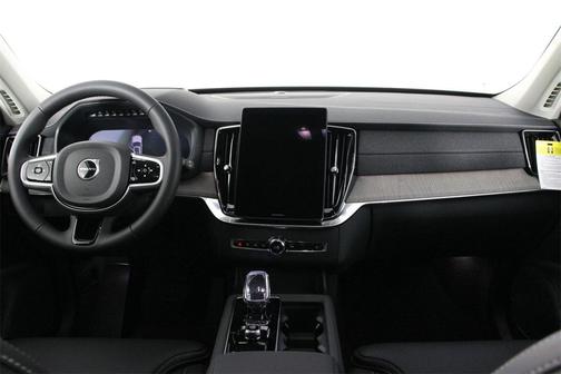 2025 Volvo XC90 B6 Ultra