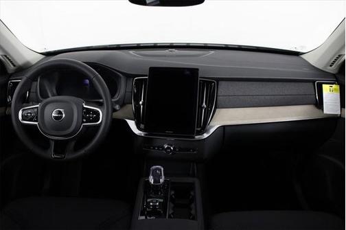 2025 Volvo XC90 Plug-In Hybrid T8 Plus 7-Seater