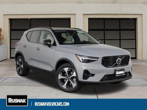 2026 Volvo XC40 B5 Plus