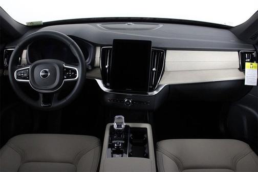 2026 Volvo XC90 Plug-In Hybrid T8 Plus 7-Seater