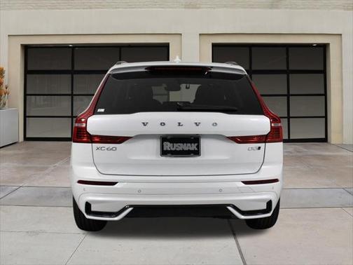 2025 Volvo XC60 B5 Core