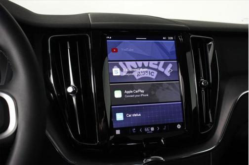 2025 Volvo XC60 B5 Core