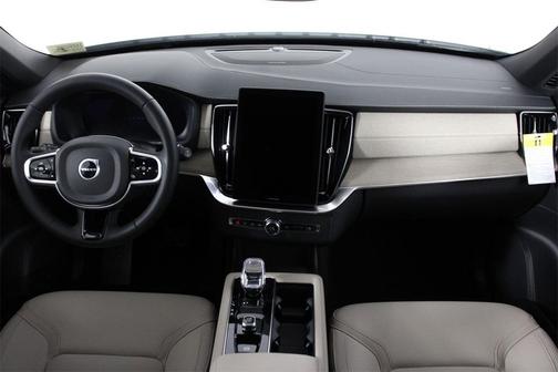 2026 Volvo XC90 Plus, B5 AWD Gas (mild hybrid), Gasoline, Bright, 7 Seats