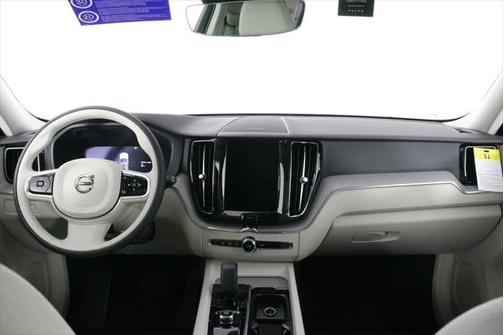 2025 Volvo XC60 Plug-In Hybrid T8 Plus