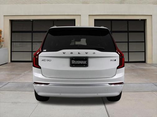 2025 Volvo XC90 B5 Core