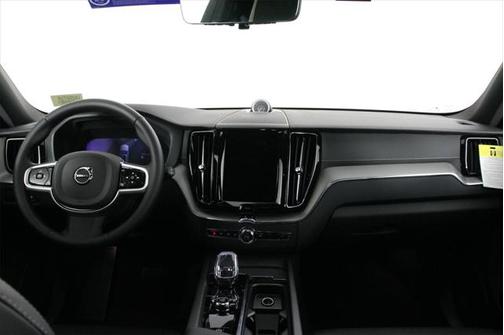 2025 Volvo XC60 Plug-In Hybrid T8 Ultra Black Edition