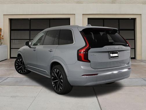 2026 Volvo XC90 Plug-In Hybrid T8 Plus 7-Seater