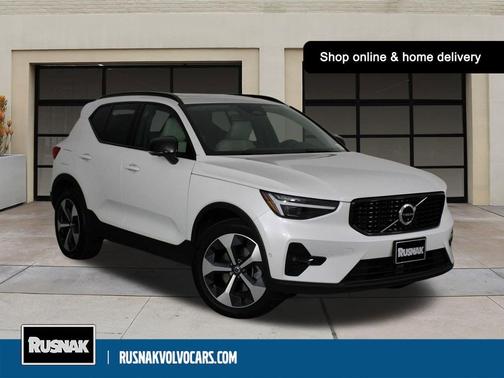 2026 Volvo XC40 Plus, B5 AWD Gas (mild hybrid), Dark