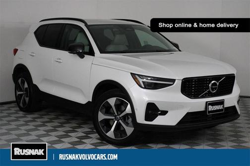 2026 Volvo XC40 Plus, B5 AWD Gas (mild hybrid), Dark