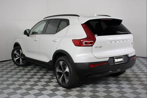2026 Volvo XC40 Plus, B5 AWD Gas (mild hybrid), Dark