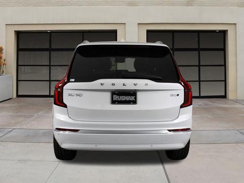 2026 Volvo XC90 B5 Core