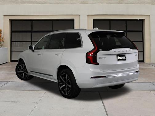 2026 Volvo XC90 B5 Core