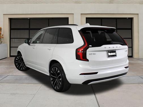 2026 Volvo XC90 B6 Ultra Dark Theme 7-Seater