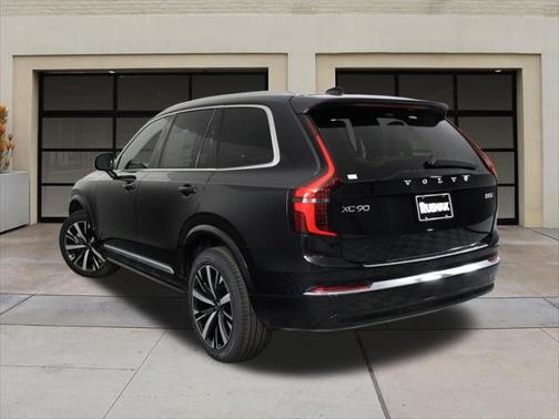 2025 Volvo XC90 B5 Core