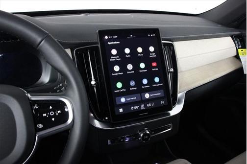 2025 Volvo XC90 B5 Core