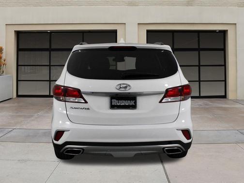 2017 Hyundai SANTA FE SE