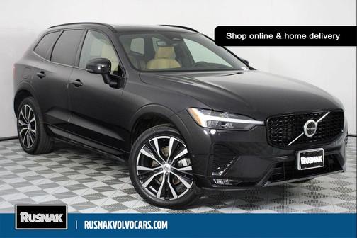 2023 Volvo XC60 B5 Ultimate Dark Theme