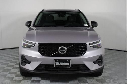 Aurora Silver 2026 Volvo XC40 Ultra, B5 AWD Gas (mild hybrid), Dark