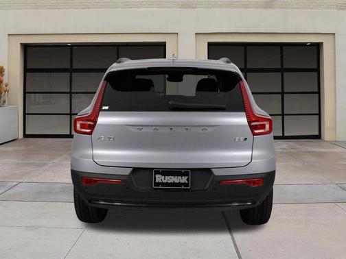 Aurora Silver 2026 Volvo XC40 Ultra, B5 AWD Gas (mild hybrid), Dark