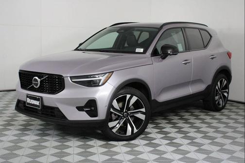 Aurora Silver 2026 Volvo XC40 Ultra, B5 AWD Gas (mild hybrid), Dark