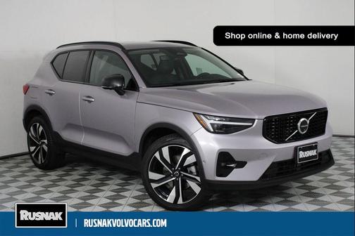 Aurora Silver 2026 Volvo XC40 Ultra, B5 AWD Gas (mild hybrid), Dark