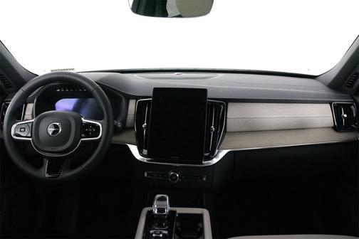 2026 Volvo XC90 B5 Plus 7-Seater