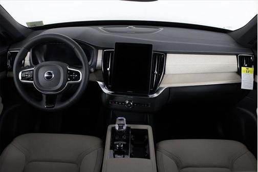 2025 Volvo XC90 Plug-In Hybrid T8 Plus 7-Seater