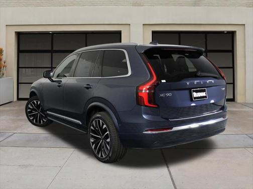 2025 Volvo XC90 Plug-In Hybrid T8 Plus 7-Seater