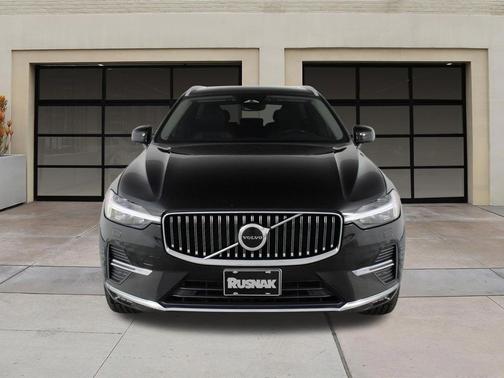 2022 Volvo XC60 B5 Inscription