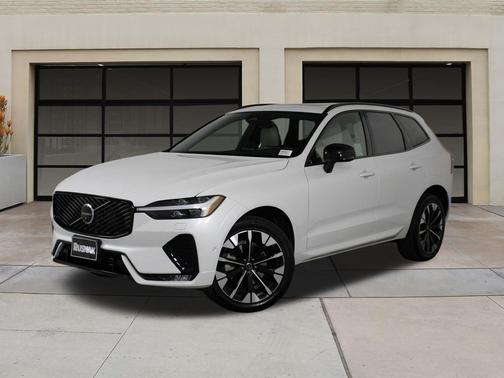 2026 Volvo XC60 B5 Plus